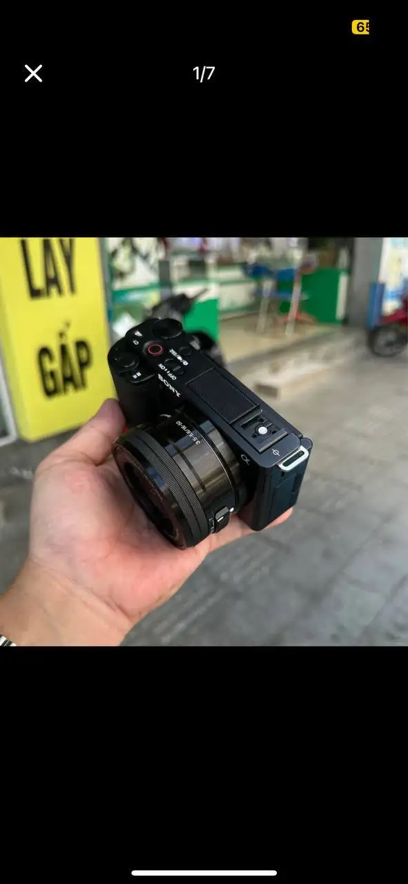Корпус Sony ZV-E10 с китовым объективом 16–50 мм
