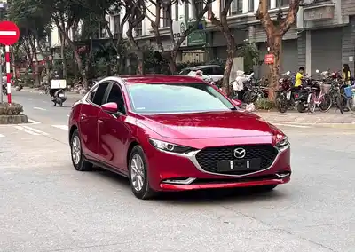 Mazda 3 Luxury 1.5 AT 2024 года, почти новый