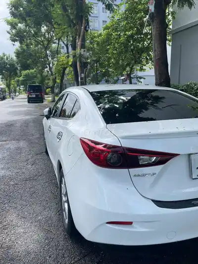 Mazda 3 2017 седан белый 30264 км