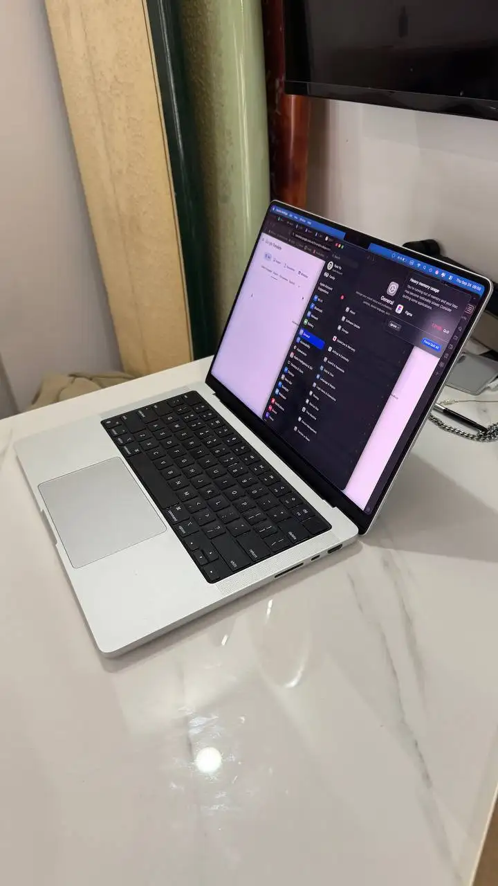 MacBook Pro 14” M4