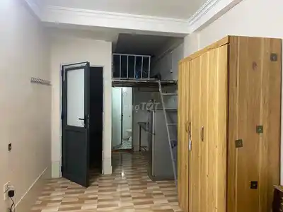 Ким Занг — аренда изолированной комнаты