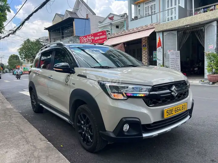 Suzuki XL7 Hybrid 2025