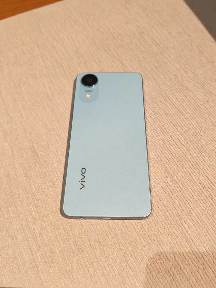 Телефон vivo Y05e
