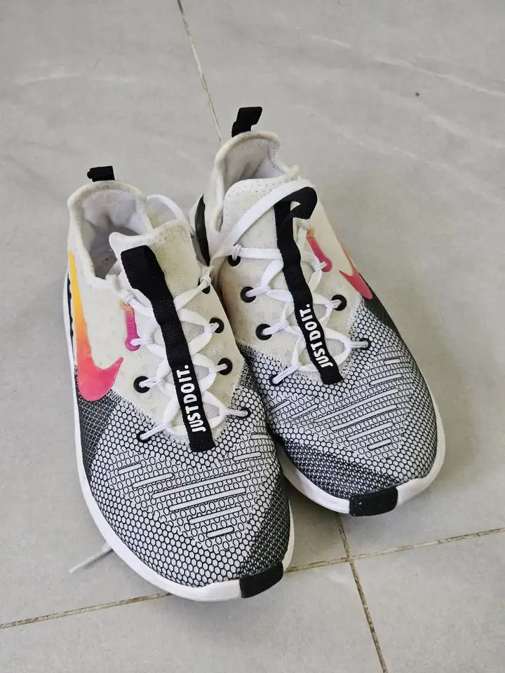 Кроссовки Nike