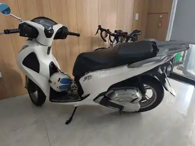 Honda SH 125i ABS 2018 белый 48 000 км