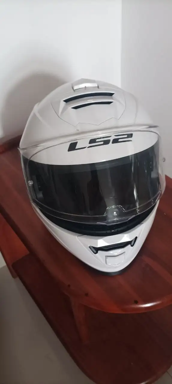 Шлем LS2 Storm II, монитор HP Z27n G2 и другие вещи