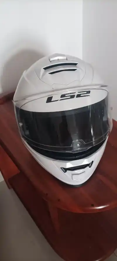 Шлем LS2 Storm II, монитор HP Z27n G2 и другие вещи