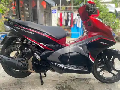Honda Air Blade 2024 Красно-черный
