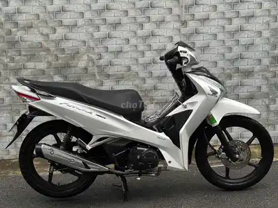 Черно-белый торт «Будущее 125 2024» 5000 км Bstp