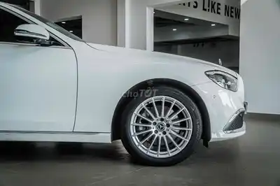 Мерседес-Бенц E200Ex V1 2022 Белый/Черный 48 300 км