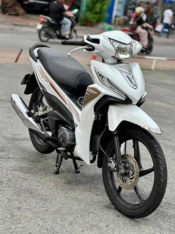 Honda Wave RSX белая, от собственника