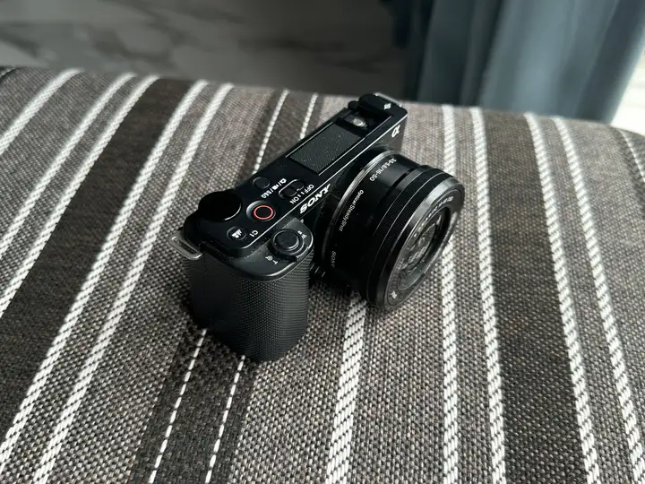 Камера Sony ZV-E10 с объективами 16-50 и Viltrox 28mm