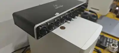 Звуковая карта Behringer UMC404HD