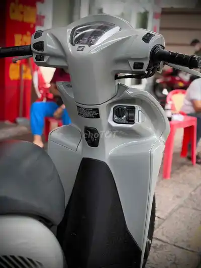 Honda Vision Sport 2023 белый