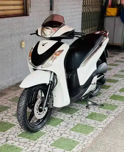 Honda SH 150i Итальянской сборки конец 2009 Бело-черный спортивный