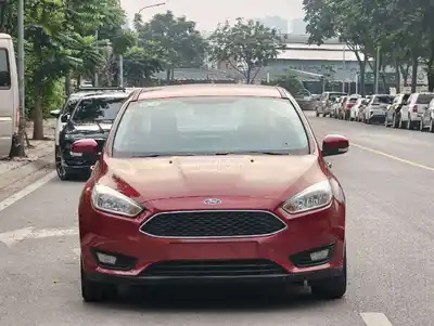 Ford Focus 2017 Trend красный