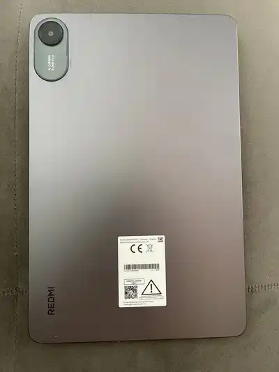 Xiaomi Redmi Pad 2 с чехлом