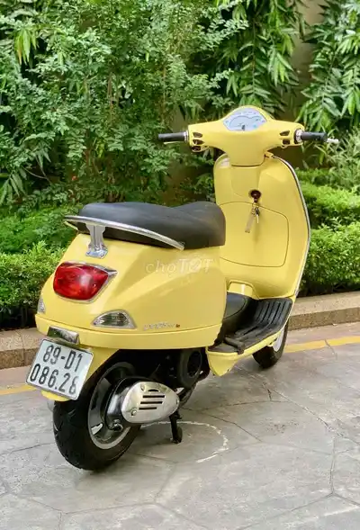 Piaggio Vespa LX 3vie 2013 желтый