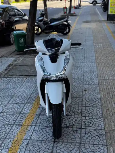 SH 125 2025 белый супер красивый, тихий двигатель, есть рассрочка