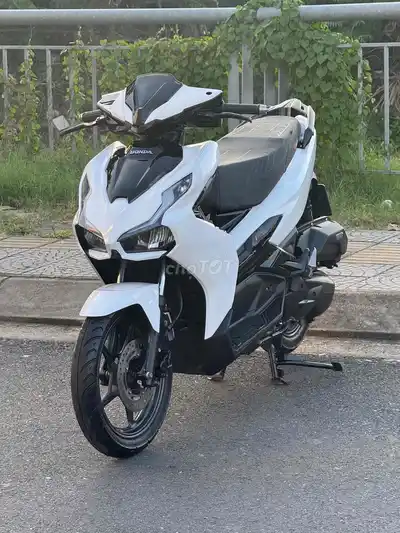 Воздушный клинок Honda 2024 белый