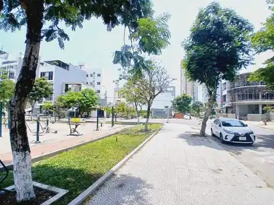 3-ЭТАЖНЫЙ ДОМ В АРЕНДУ НА УЛИЦЕ ОЗЕРА НГИНЬ, КРАСИВОЕ МЕСТО