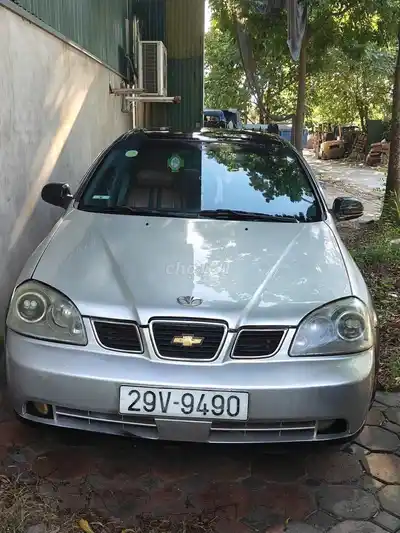 Chevrolet Lacetti серебристый МКПП бензин 5 мест