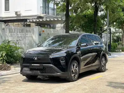 VinFast Limo Green 2025 с безлимитной зарядкой