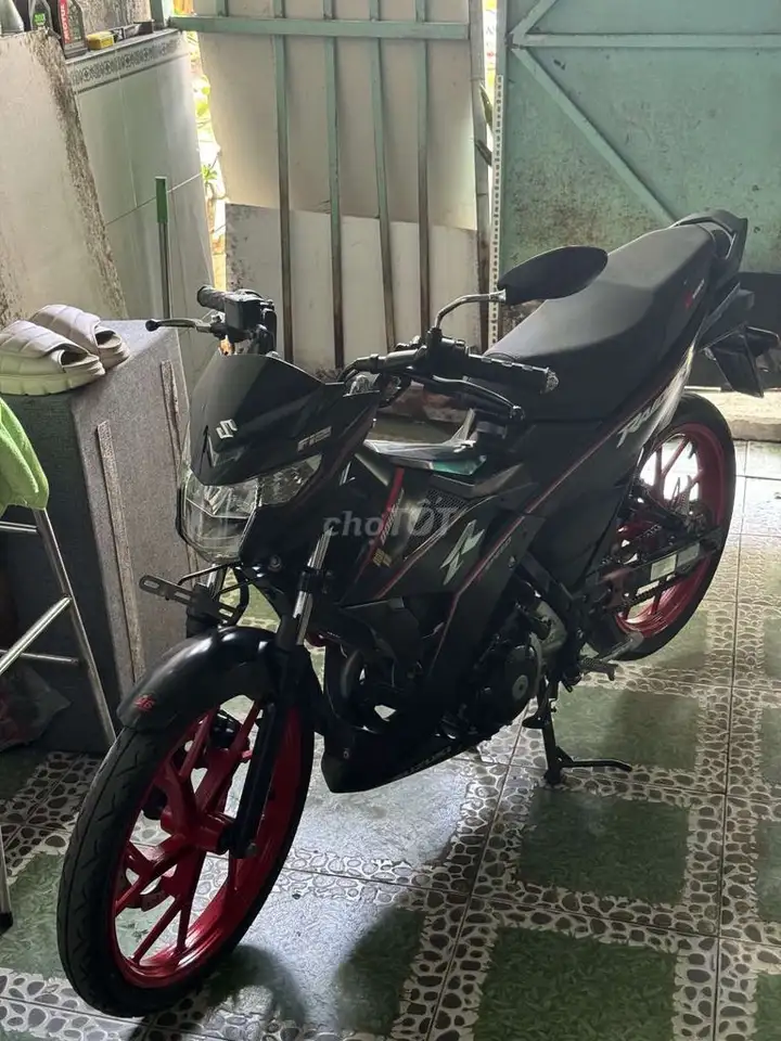 Suzuki Raider Fi 2019 Черный с красными наклейками