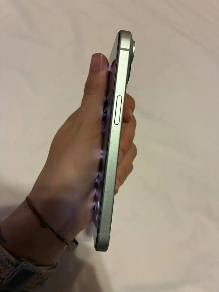 iPhone 15 128gb