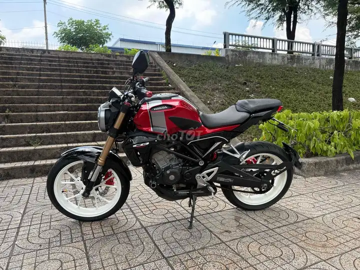 Honda CB150R ABS 2020 красный, ручное сцепление