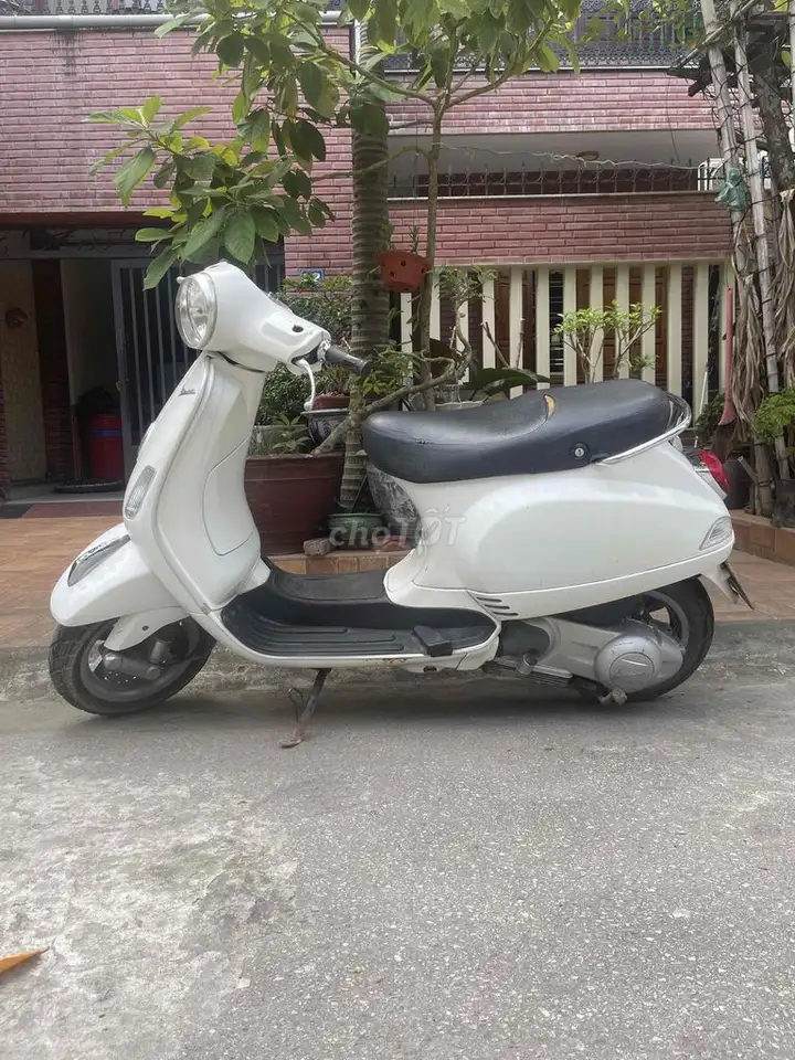 Piaggio Vespa 2011 Белый