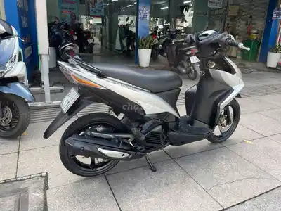 Yamaha Luvias 2013 серебристый и черный