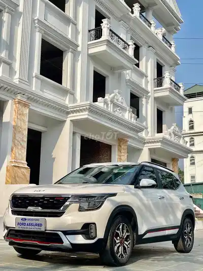 KIA Seltos 2024 GT-line 1.4 AT, 54 тыс. км, белый