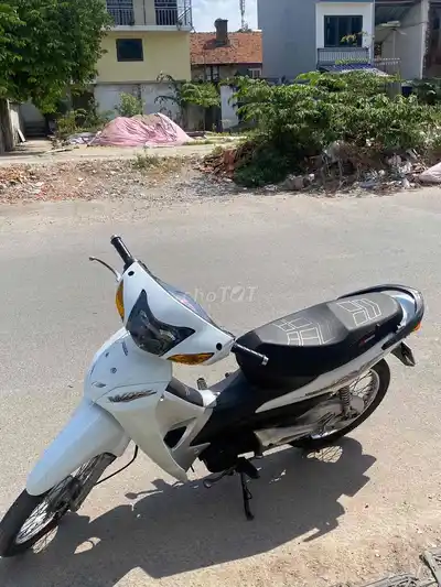 Белый Honda Wave Alpha