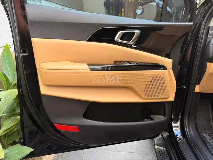 KIA CARNIVAL Luxury 2022 черный