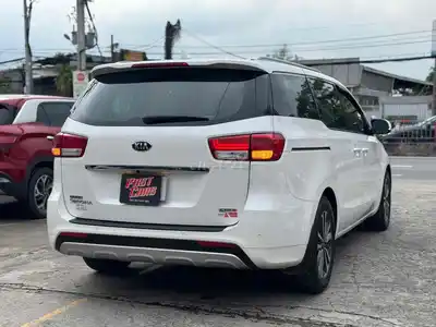 KIA Sedona 2.2 DATH 2017 отличный автомобиль в оригинале без дефектов