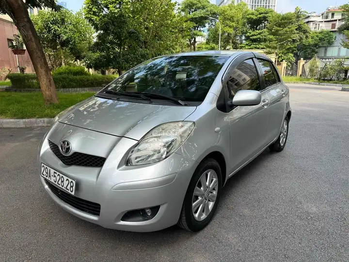 Toyota Yaris 1.3G 2010 сборка Япония, отличное состояние