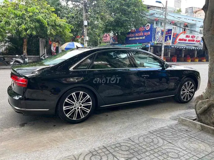 Audi A8L 2011 Черный