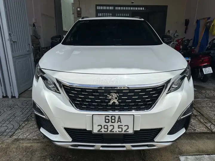 Peugeot 5008 2020 белый 96327 км