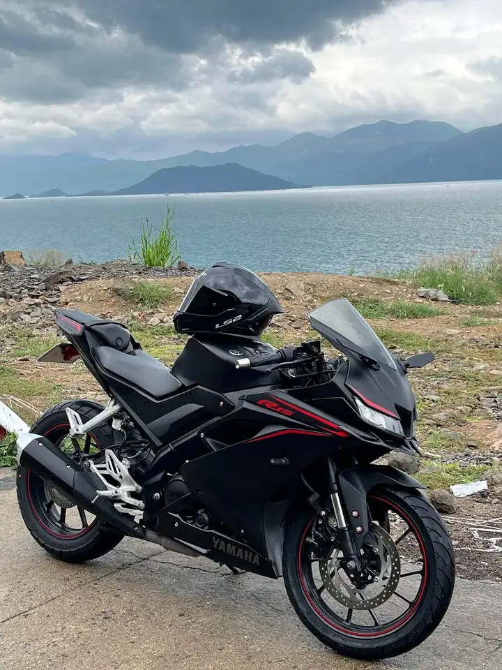Yamaha R15