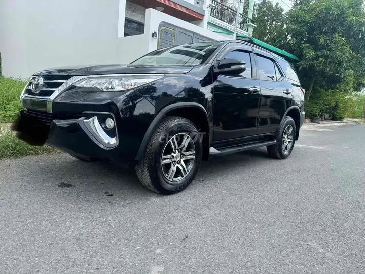 Toyota Fortuner 2017 2.7 AT бензин черный