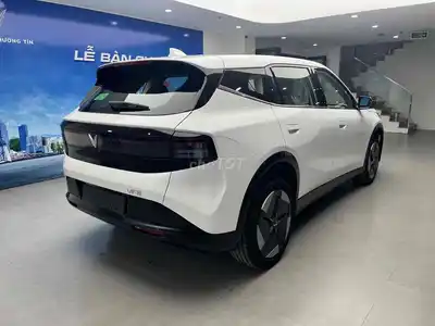 VinFast VF8 All New 2026 белый