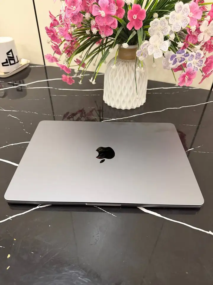 MacBook Air M2