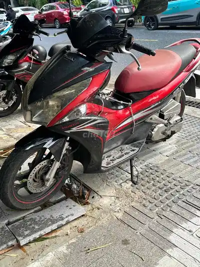 Honda Air Blade 2012 Красно-черный