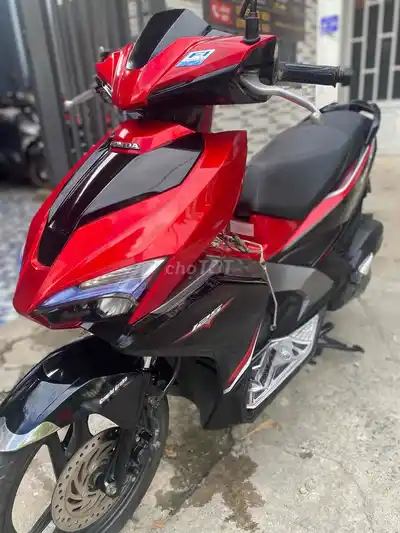 Honda Air Blade 2024 Красно-черный