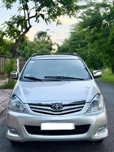Toyota Innova 2.0G 2009 серебристый 91000 км