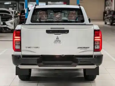 Triton 4x4AT Athlete Черный - Скидка 100 млн, В НАЛИЧИИ