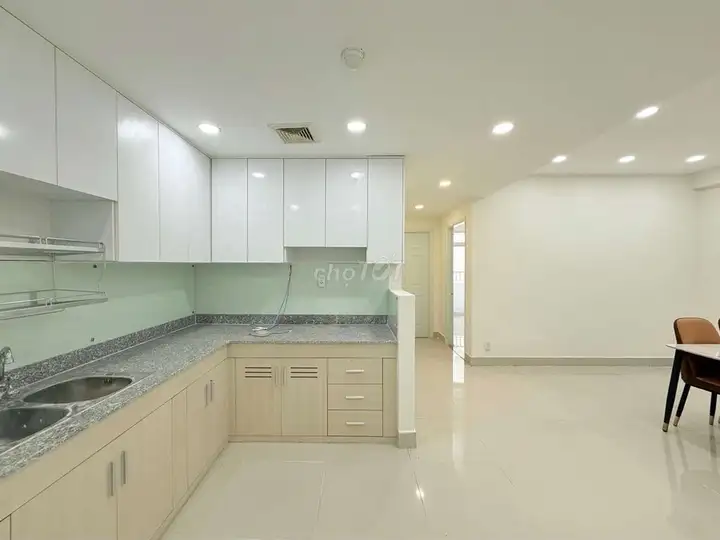 Квартира в ЖК с лифтом 2 спальни - 65м² (6.5x10) светлая