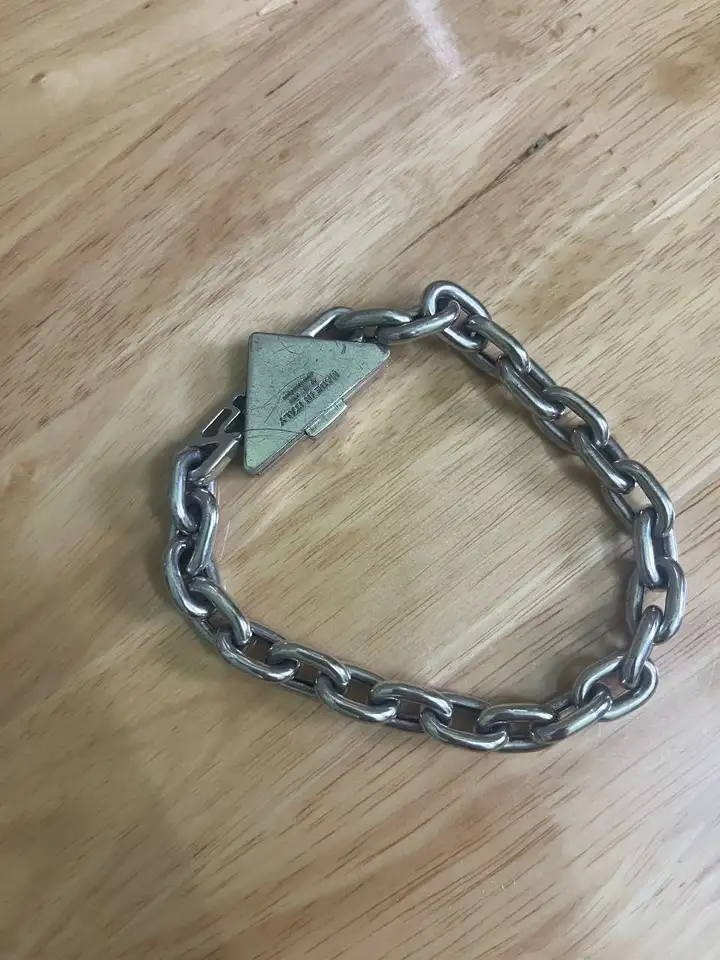 Серебряный браслет PRADA