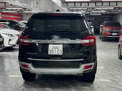 Ford Everest Titanium 4WD Четырёхдверный 7 мест Автомат